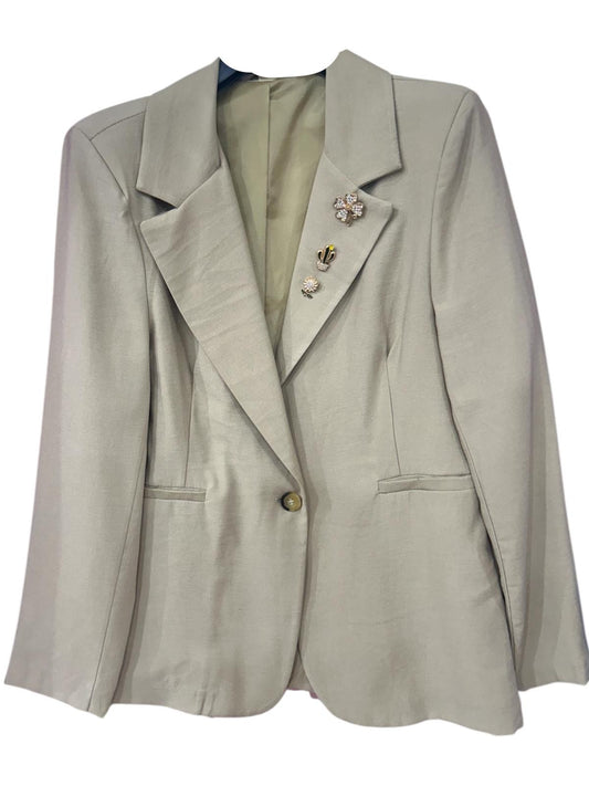 Blazer Beige con Spille Decorative